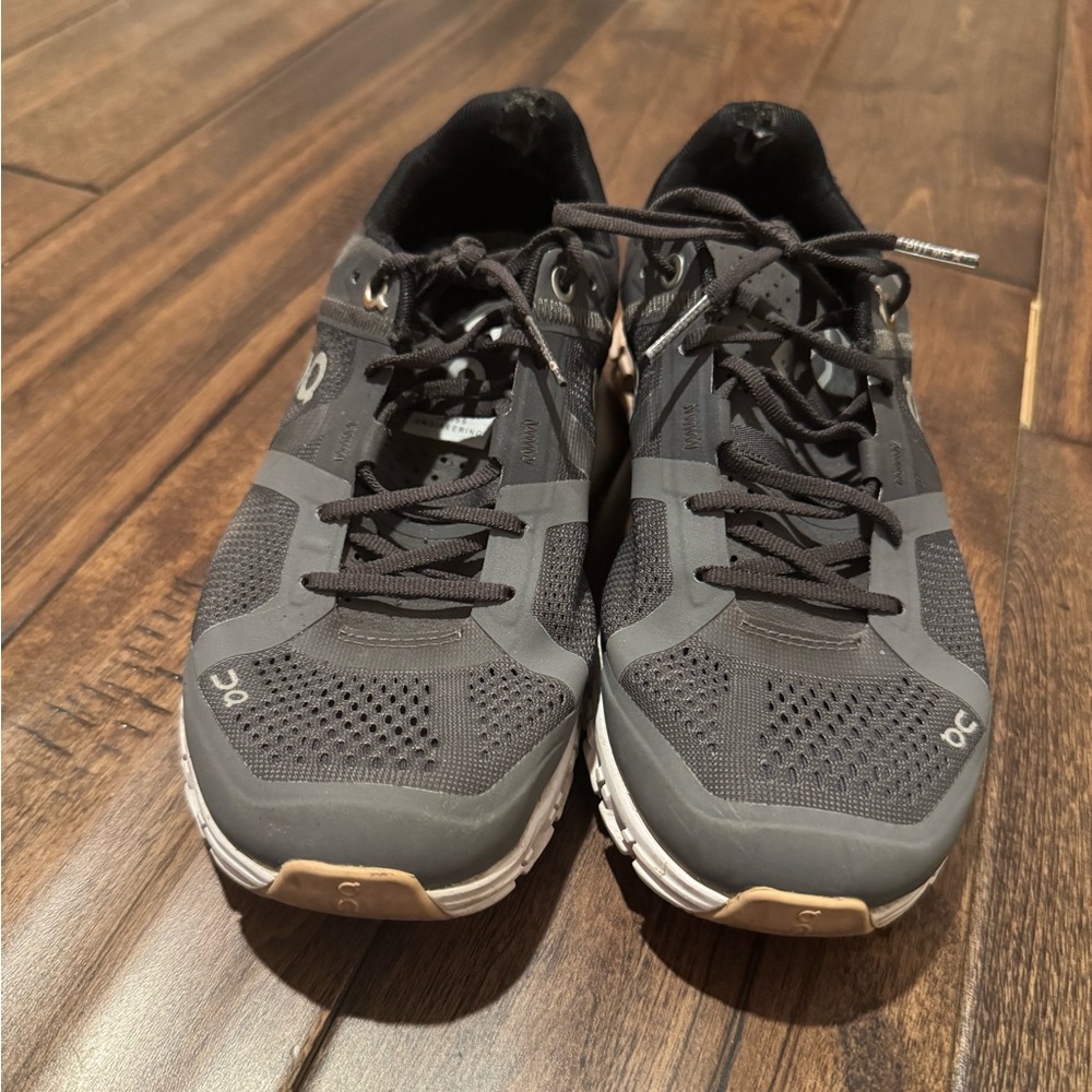 On Running Charcoal and pink shoes